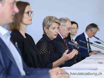 Karin Keller-Sutter und Guy Parmelin treffen Unternehmen mit Ukrainern