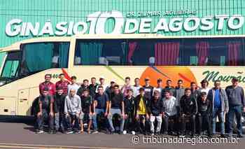 Atletas de Goioerê embarcaram para Pitanga para participar da fase macrorregional dos Jogos Escolares do Paraná - Tribuna da Região