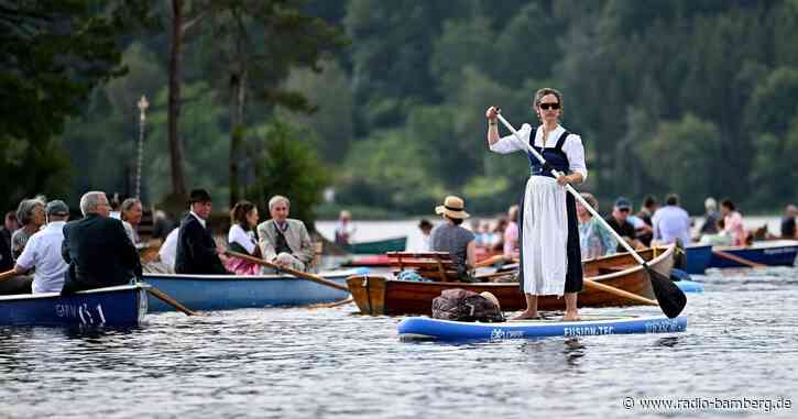 Tausende Katholiken feiern Fronleichnam