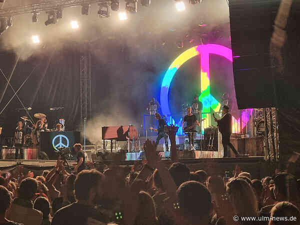 Mit Sarah in love: 6000 Fans feiern Sarah Connor und ihre Band im Wiblinger Klosterhof