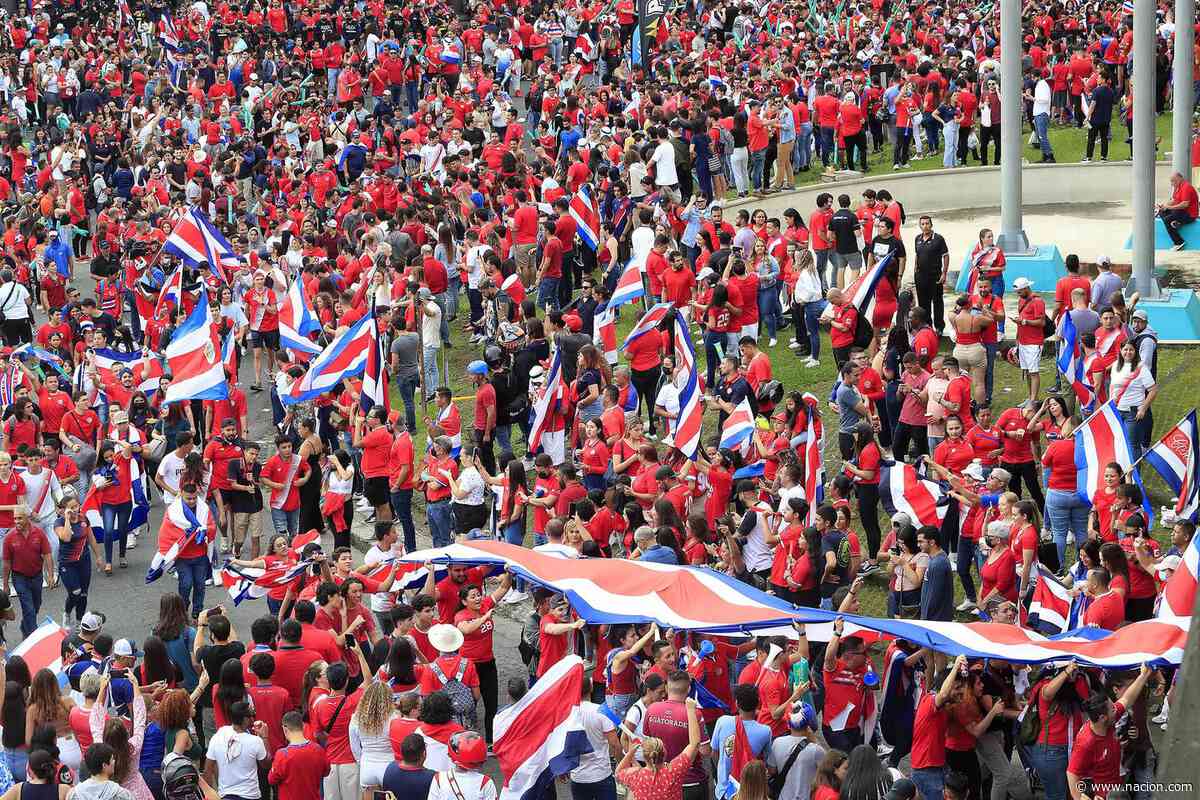 Fiesta en la fuente de la Hispanidad: ‘Gracias Sele, gracias muchachos’, grita eufórica la afición - La Nación Costa Rica