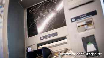 Kriminalität - Borken - Unbekannte sprengen Geldautomat bei Einkaufszentrum - Panorama - SZ.de - Süddeutsche Zeitung - SZ.de