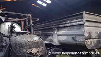 Un incendio devora una nave ganadera en Zamora - La Opinión de Zamora