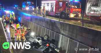 Auto belandt metersdiep in fietserstunnel in Beernem - Vlaamse Radio- en Televisieomroeporganisatie