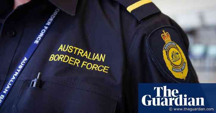 Australian border force searched more than 40,000 mobile devices in five years, data shows