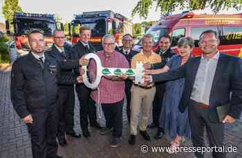 FW Hünxe: Fahrzeugübergabe & Ehrungen