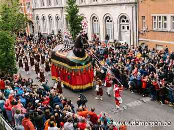 Dendermonde krijgt waar het 12 jaar lang op heeft gewacht: 100.000 man woont Ros Beiaardommegang bij - De Morgen