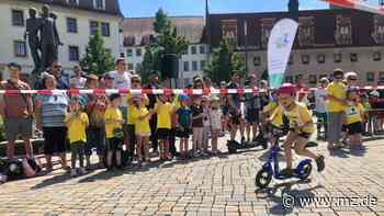Kinderduathlon in Zeitz: Mit flotten Füßen und schnellen Rollern am Start - Mitteldeutsche Zeitung