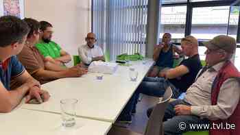 Boeren uit Kortessem, Alken en Wellen overhandigen bezwaarschriften aan gemeentebestuur - TV Limburg