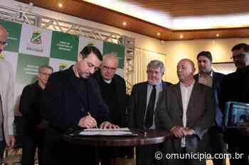 Em evento em Brusque, governador Carlos Moisés assina ordem de serviço para revitalização da rodovia Antônio Heil - O Município