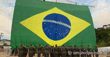 Com tradicional hasteamento da bandeira, 28ª edição da Fenajeep inicia em Brusque - O Município