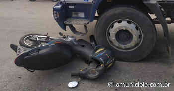 Moto e caminhão colidem no bairro Águas Claras, em Brusque - O Município