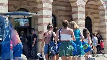 Lago di Garda, dopo il 2 giugno di follia più controlli in spiaggia e sui treni: «Organici polizia locale da adeguare» - VeronaSera