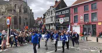 Veel volk voor de folkloristische Tabaksstoet: topnamiddag voor Wervikse horeca - Het Laatste Nieuws