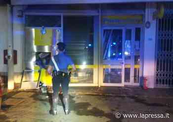 Soliera: fanno esplodere bancomat della Posta ma falliscono il colpo - La Pressa