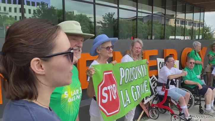 Protesters call on Austin Energy to take responsibility at Fayette coal power plant