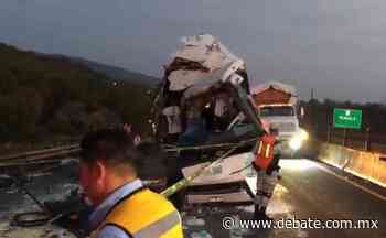Dos muertos y 20 comerciantes heridos deja accidente de autobús en carretera Tepic-Guadalajara - Debate