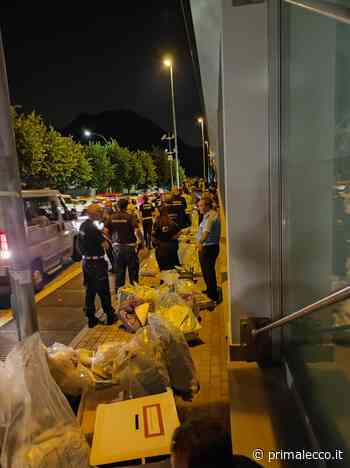 Caos referendum: montagne di schede fuori dal tribunale di Lecco e code e fino all'alba - Prima Lecco