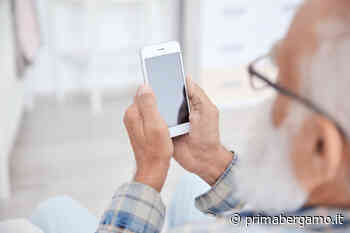 I ragazzi del Majorana insegnano gli smartphone ai “nonni” di Seriate - Prima Bergamo