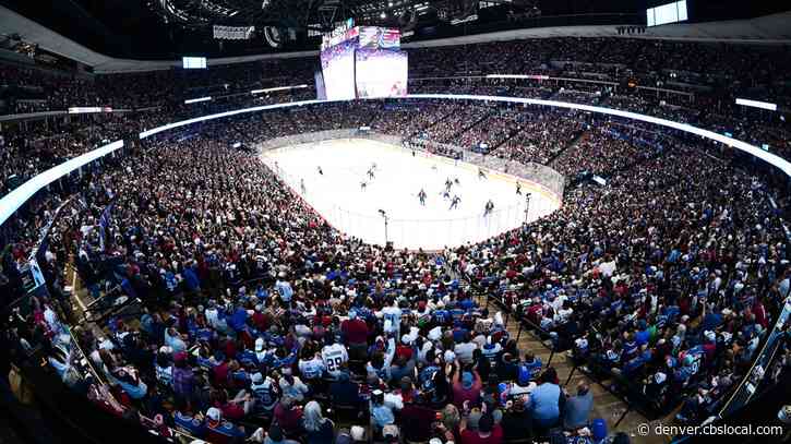 Lightning-Avalanche Stanley Cup Final Chess Match Underway