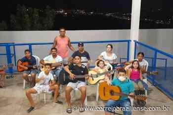 Professor usa violões para inspirar os alunos de Juazeiro do Norte - Eu, Estudante