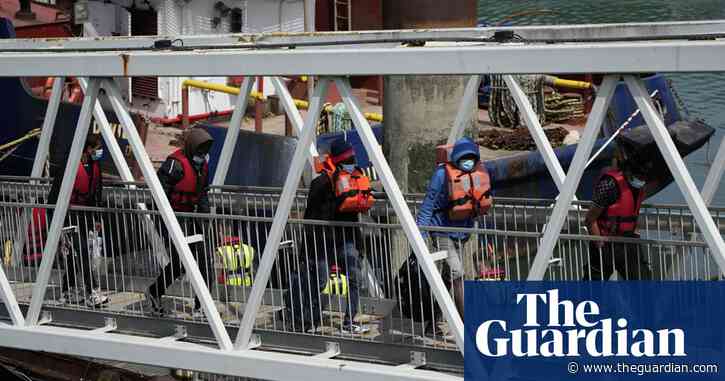 People arriving in UK on small boats to be electronically tagged
