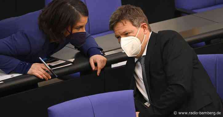 Cyberangriffe: Mailkonten von Habeck und Baerbock betroffen