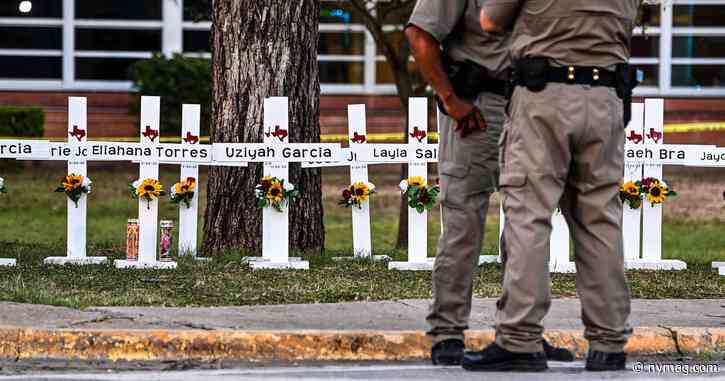 Uvalde Police Try to Prevent the Release of 'Embarrassing' Records - New York Magazine