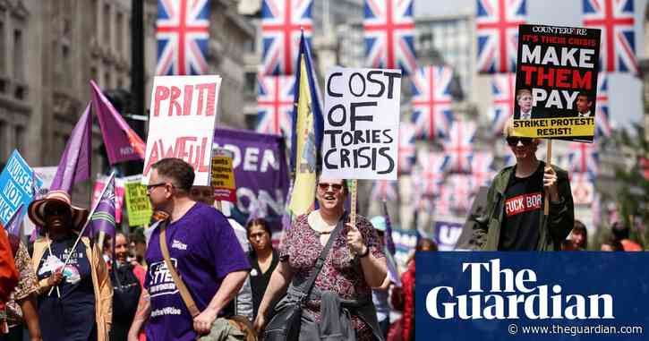 Thousands march in London over cost of living crisis