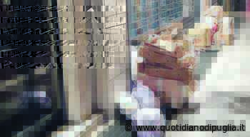 Bari, la guerra dei rifiuti: «Immondizia in pieno centro, portata da altri rioni» - quotidianodipuglia.it