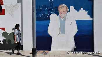 Bari, nel sottopasso spunta il volto di Gino Strada: il murale è un invito alla pace e alla solidarietà - La Repubblica