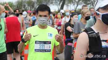 Runners lacing up for Manitoba Marathon in scorching heat advised to take it slow - CBC.ca