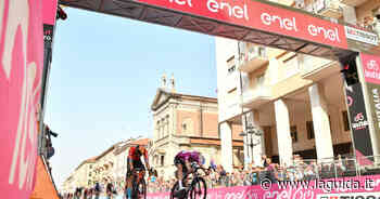 Cuneo in rosa applaude il Giro d'Italia (video) - La Guida - LaGuida.it