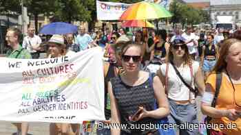 3000 Menschen feiern den Christopher Street Day in Augsburg