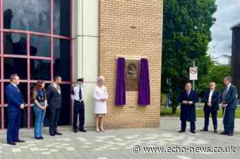 Basildon sculpture unveiled marking Platinum Jubilee | Echo - Southend Echo