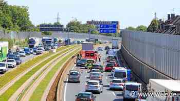 Stau auf der A40 am Mittag in Essen nach einem Unfall - WAZ News