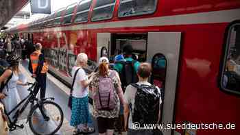 Volle Züge bei Sommerhitze fordern Bahnreisenden Geduld ab - Süddeutsche Zeitung - SZ.de