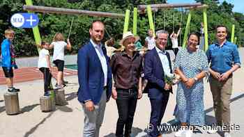 Ludwigsfelde: Bürgermeister übergibt fertige Außenanlagen an Fontane-Schule - Märkische Allgemeine Zeitung