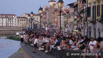 Pisa, cade dalle spallette sull'Arno: grave una 22enne - LA NAZIONE