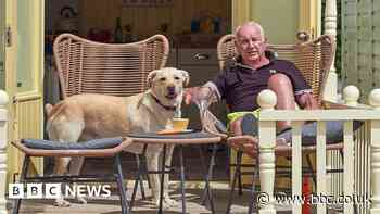 In Pictures: People flock to Essex beach as temperatures soar