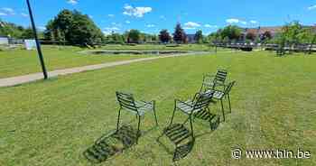 Zoals in Brugge: gemeente plaatst groene stoelen in parken - Het Laatste Nieuws