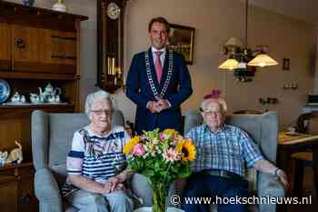 Echtpaar Van Geemert-van 't Zelfde uit Numansdorp viert platina huwelijk - Hoeksche Waard Nieuws