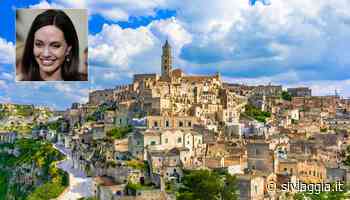Angelina Jolie pazza per Matera: cosa ci fa tra i Sassi - SiViaggia