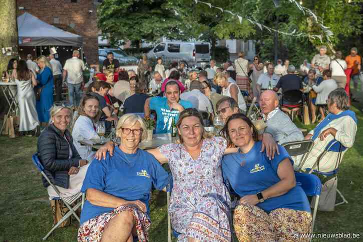 Oud-medewerkers Dadipark komen samen voor gezellige reünie