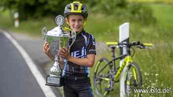 Über die Alpen geradelt: Julius (8) erfüllt sich seinen Alp-Traum - BILD
