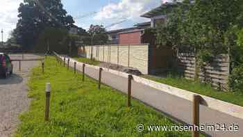 „Rücksichtsloses Verhalten“: So entscheidet Bad Aibling den Nachbarschafts-Streit um eine Pool-Lärmschutzwand