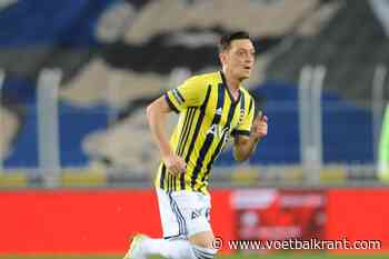 Heeft Özil nog een voetbalcarrière in zich? &quot;Verlengen bij Fenerbahce of... Fortnitegamer worden&quot;