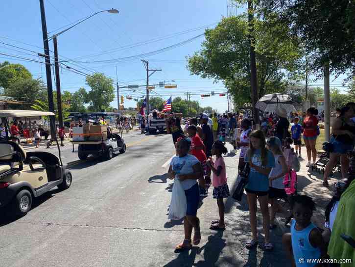 Central Texans gather to celebrate Juneteenth in east Austin