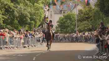 Selkirk saddles up for annual Common Riding - ITV News