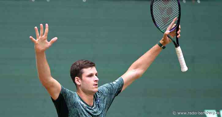 Pole Hurkacz besiegt Medwedew und gewinnt Turnier in Halle